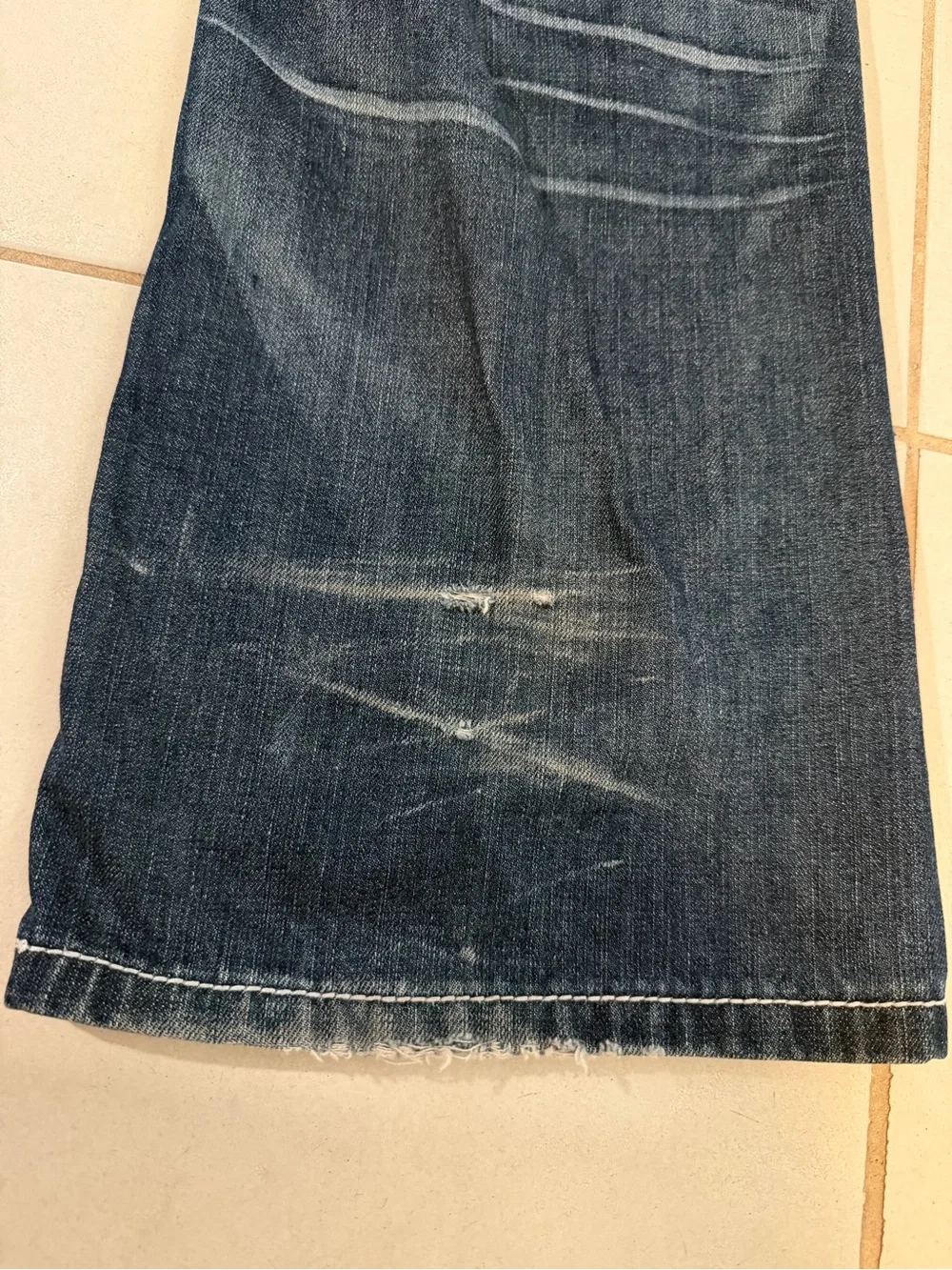 Y2K True Religion Men's Billy Dark Blue Jeans White Stitching